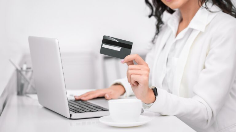 Μηχανή κρατήσεων